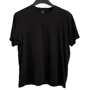 J. Crew washed 100% cotton men’s Size 2XL t-shirt. ‎ Color is black.